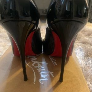 So Kate Black Patent leather heels